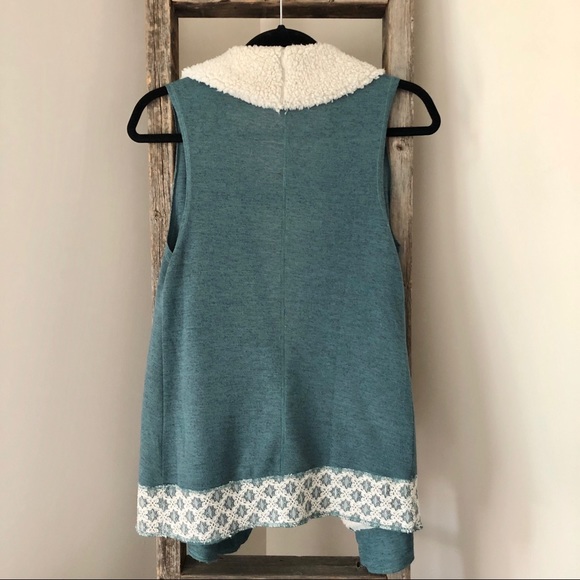 ❄️COZIEST Vest - Picture 3 of 8